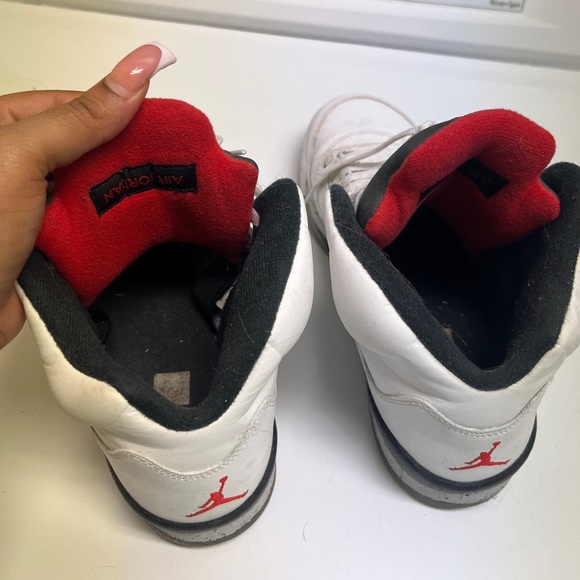 Jordan 5 Retro Fire Red Black Tongue - Picture 4 of 5